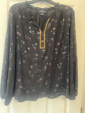 Liz Claiborne Black Floral Long-Sleeve Split-Neck Blouse with Gold Trim